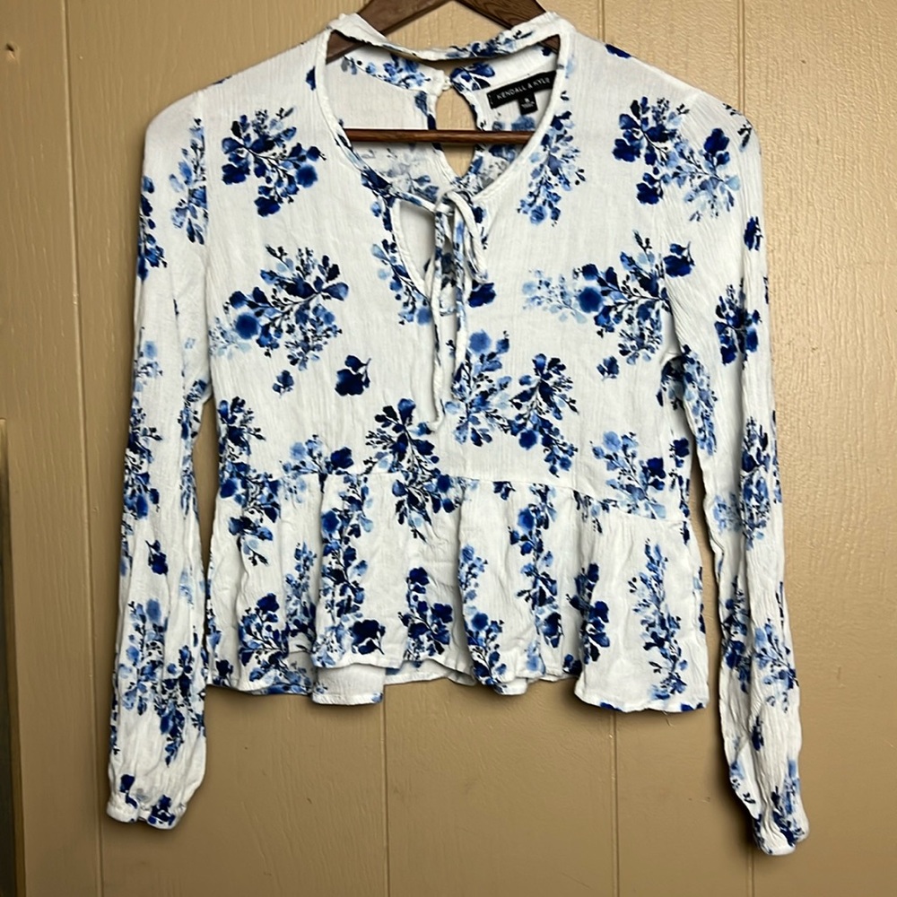 Kendall & Kylie Floral Choker Crop Top With Plume